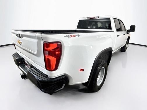 Summit White 2026 Chevrolet Silverado 3500 Crew Cab, Long Bed, WT Dual Rear Wheel, RWD