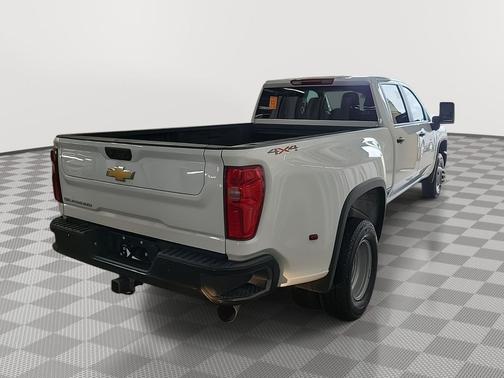 Summit White 2026 Chevrolet Silverado 3500 Crew Cab, Long Bed, WT Dual Rear Wheel, RWD