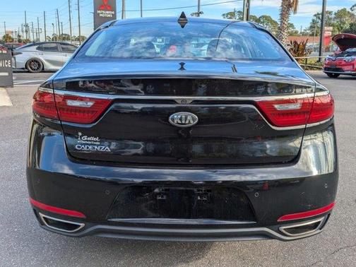 2017 Kia Cadenza Premium
