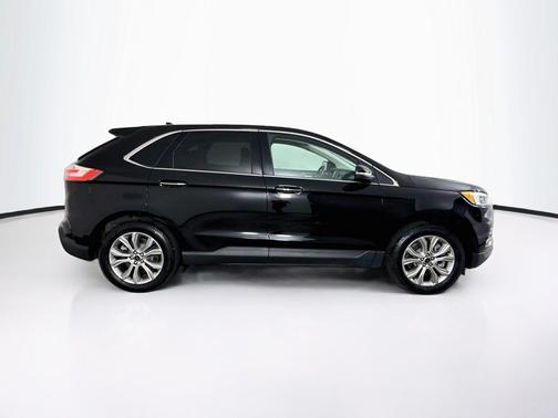 Agate Black Metallic 2023 Ford Edge Titanium