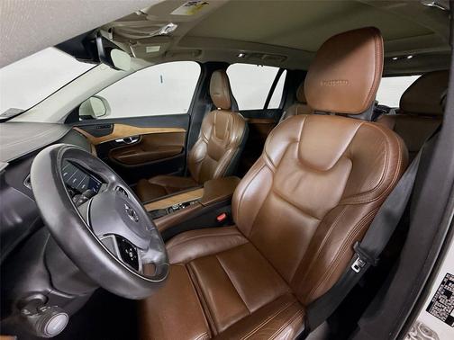 2019 Volvo XC90 T6 Inscription