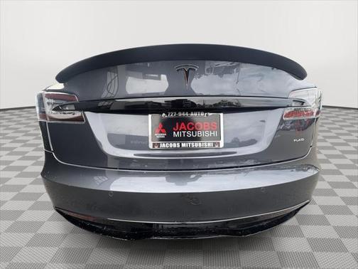 2022 Tesla Model S Plaid