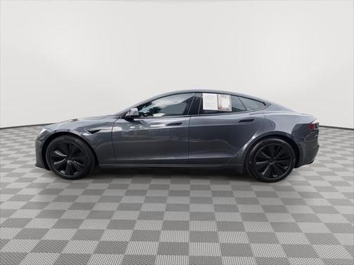 2022 Tesla Model S Plaid