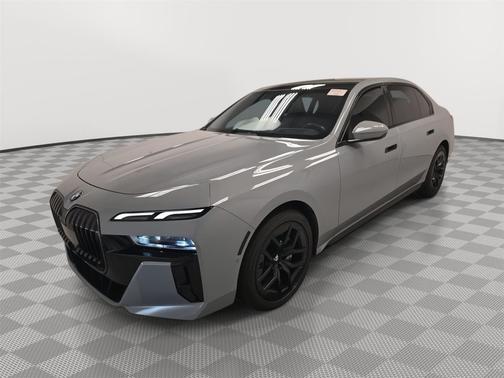 Brooklyn Grey Metallic 2023 BMW 740 i