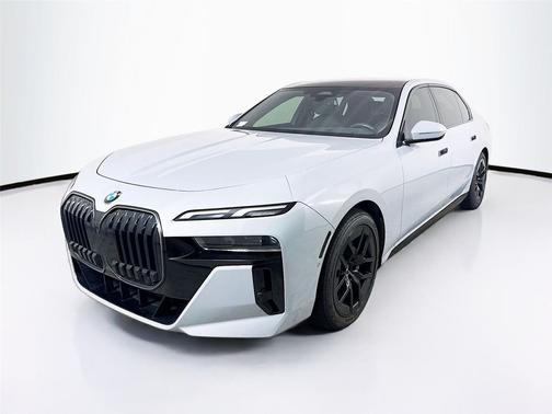 Brooklyn Grey Metallic 2023 BMW 740 i