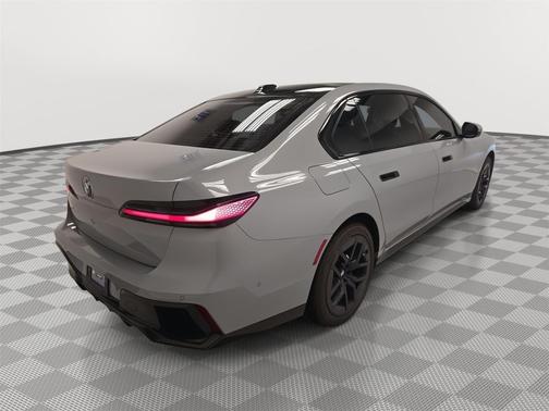 Brooklyn Grey Metallic 2023 BMW 740 i