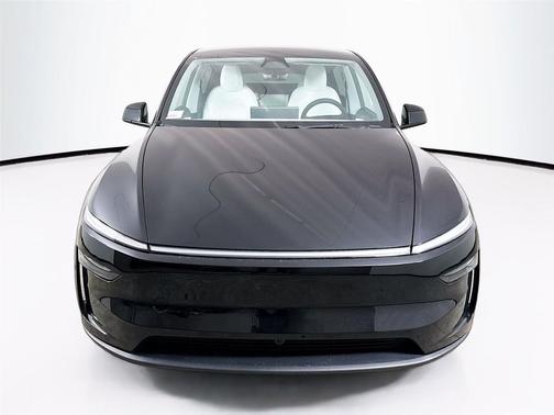 2026 Tesla Model Y Premium Rear-Wheel Drive