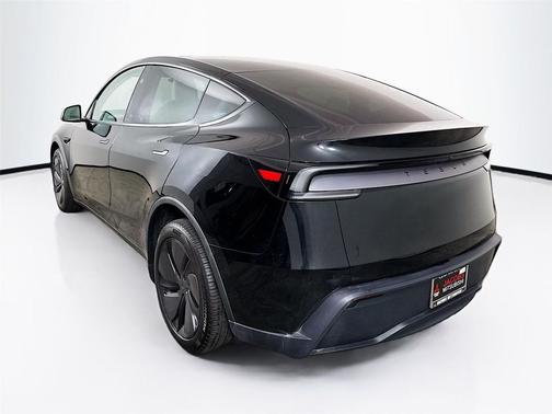 2026 Tesla Model Y Premium Rear-Wheel Drive