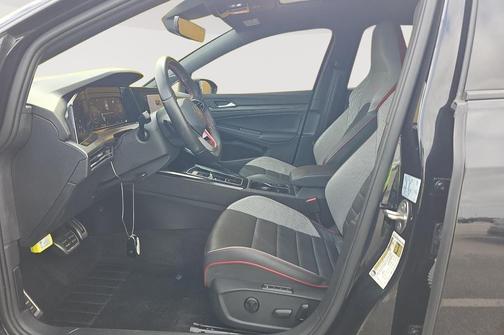 Deep Black Pearl 2024 Volkswagen Golf GTI 2.0T S DSG