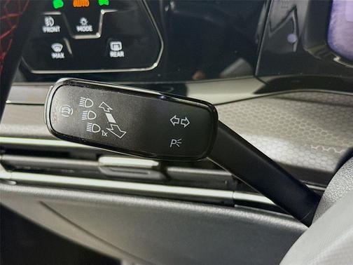 Deep Black Pearl 2024 Volkswagen Golf GTI 2.0T S DSG