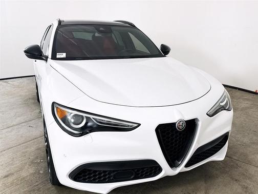 2022 Alfa Romeo Stelvio Ti