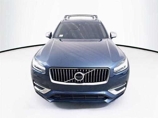 2021 Volvo XC90 T6 Momentum