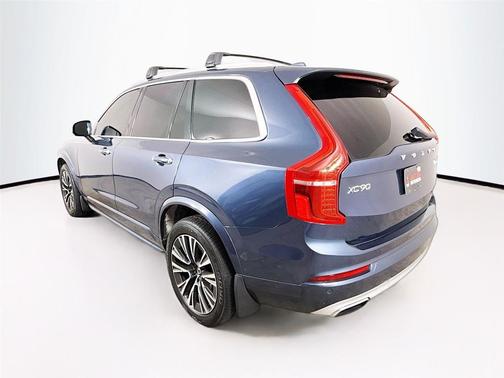 2021 Volvo XC90 T6 Momentum