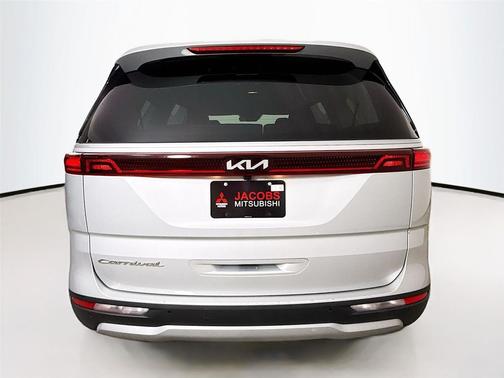 2022 Kia Carnival LXS