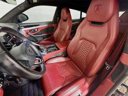 2019 Lamborghini Urus AWD