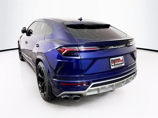2019 Lamborghini Urus AWD