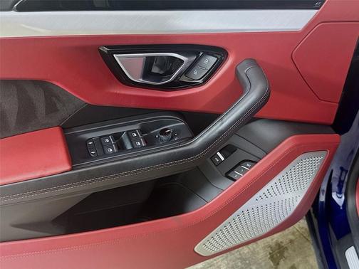 2019 Lamborghini Urus AWD