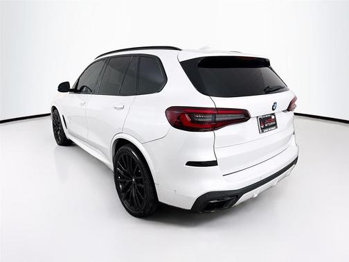 2020 BMW X5 M50i