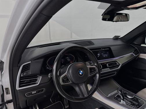 2020 BMW X5 M50i
