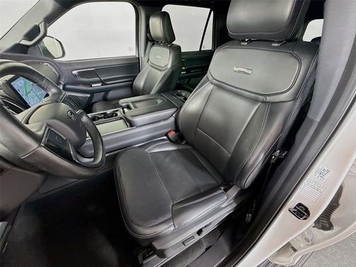 Star White Metallic Tri-Coat 2025 Ford Expedition Max Platinum