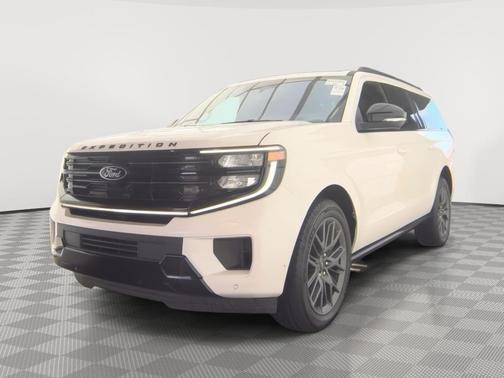 Star White Metallic Tri-Coat 2025 Ford Expedition Max Platinum