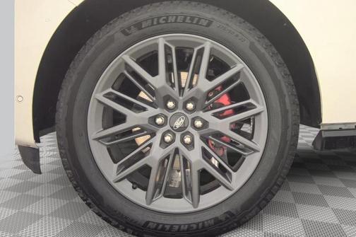 Star White Metallic Tri-Coat 2025 Ford Expedition Max Platinum