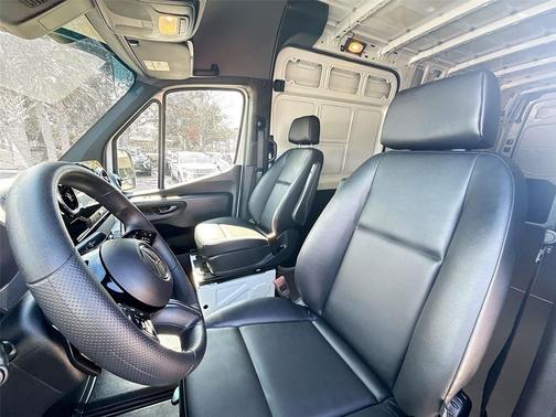 2025 Mercedes-Benz Sprinter 2500 High Roof