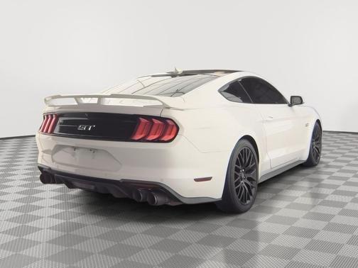 Oxford White 2020 Ford Mustang GT Premium