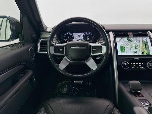 SILVER 2023 Land Rover Discovery P360 Metropolitan Edition