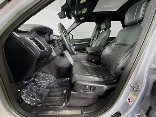 SILVER 2023 Land Rover Discovery P360 Metropolitan Edition