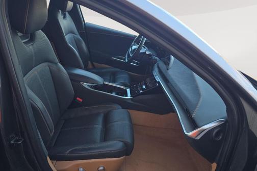 Quantum Gray Metallic 2023 Lucid Air Grand Touring