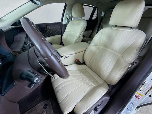 Eminent White Pearl 2018 Lexus LS 500 Base