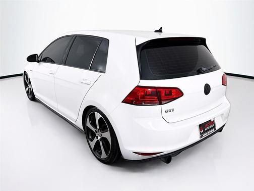 2016 Volkswagen Golf GTI 2.0T SE 4-Door