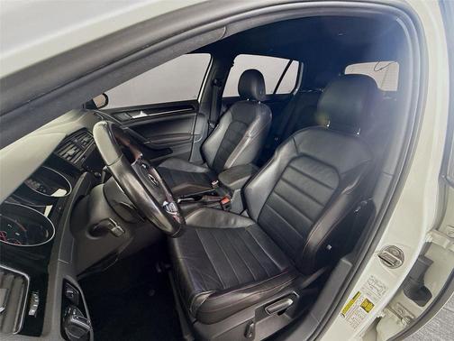 2016 Volkswagen Golf GTI 2.0T SE 4-Door