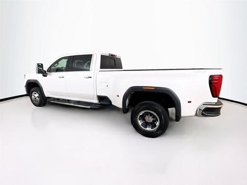 2025 GMC Sierra 3500 SLT