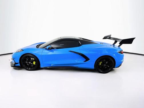 Rapid Blue 2022 Chevrolet Corvette Stingray w/3LT