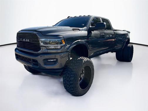 2022 RAM 3500 Laramie Crew Cab 4x4 8' Box