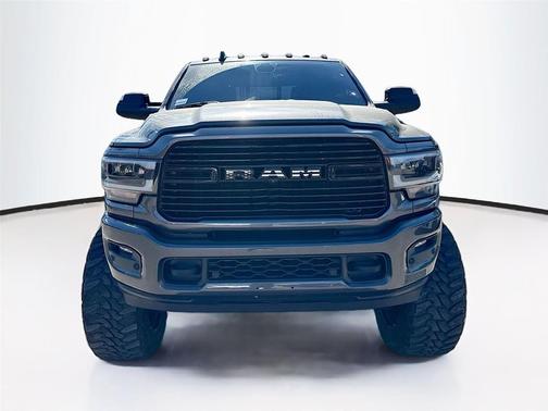 2022 RAM 3500 Laramie Crew Cab 4x4 8' Box