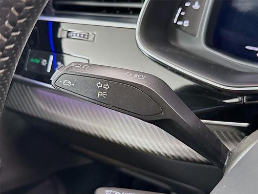 Orca Black Metallic 2021 Audi RS Q8 4.0T