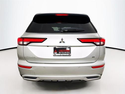 2024 Mitsubishi Outlander SE 2.5 2WD