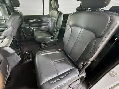 Bright White Clearcoat 2022 Jeep Wagoneer Series III 4x2