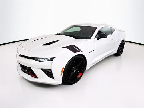 Summit White 2018 Chevrolet Camaro 2SS