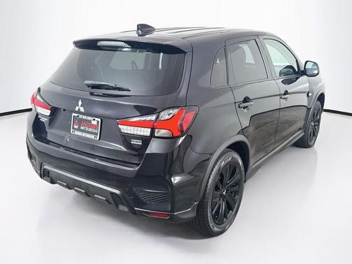 Labrador Black Pearl 2023 Mitsubishi Outlander Sport 2.0 LE