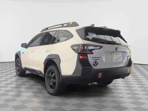 Crystal White Pearl 2024 Subaru Outback Wilderness
