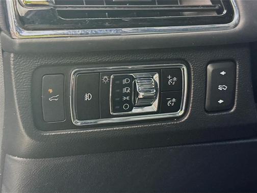 Chroma Caviar Dark Gray Metallic Clearcoat 2023 Lincoln Navigator Black Label