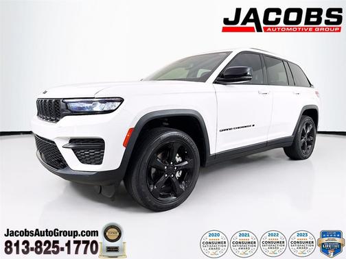 Bright White Clearcoat 2023 Jeep Grand Cherokee Altitude