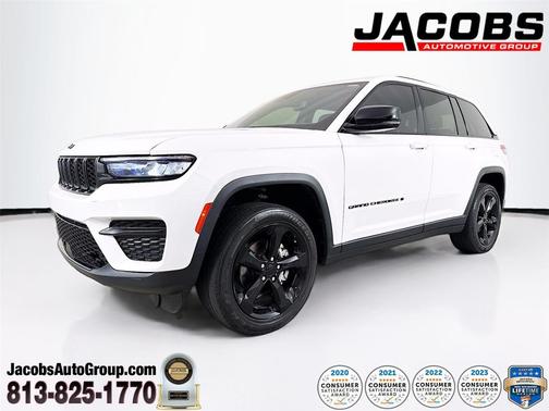 Bright White Clearcoat 2023 Jeep Grand Cherokee Altitude
