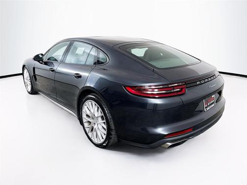 2020 Porsche Panamera 4