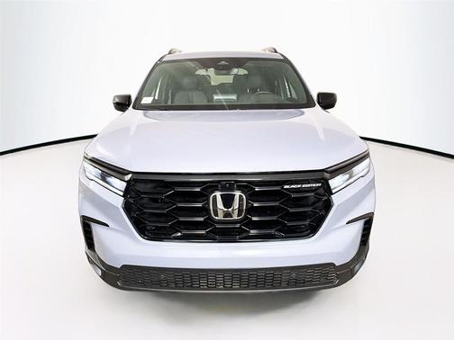 Sonic Gray Pearl 2025 Honda Pilot Black Edition