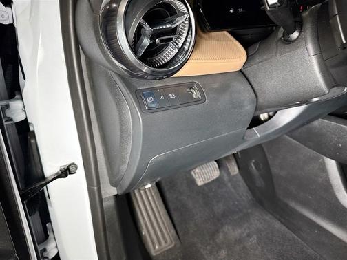 Polar White Tricoat 2026 Chevrolet Equinox FWD ACTIV